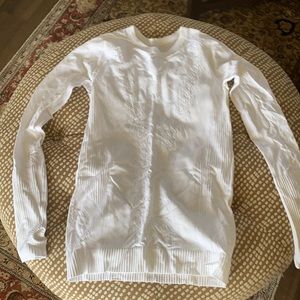 Lululemon white pullover size 6
